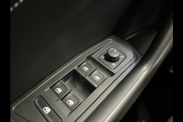 Volkswagen T-Roc 1.5 TSI R-Line Business Airco Navi Carplay PDC VA + Camera Adaptive Cruise Control Privacy Glass Full LED