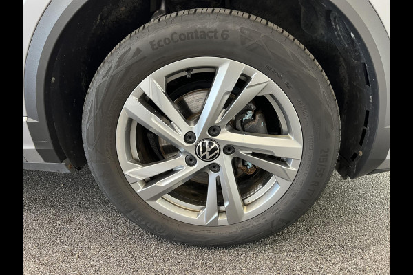 Volkswagen T-Roc 1.5 TSI R-Line Business Airco Navi Carplay PDC VA + Camera Adaptive Cruise Control Privacy Glass Full LED
