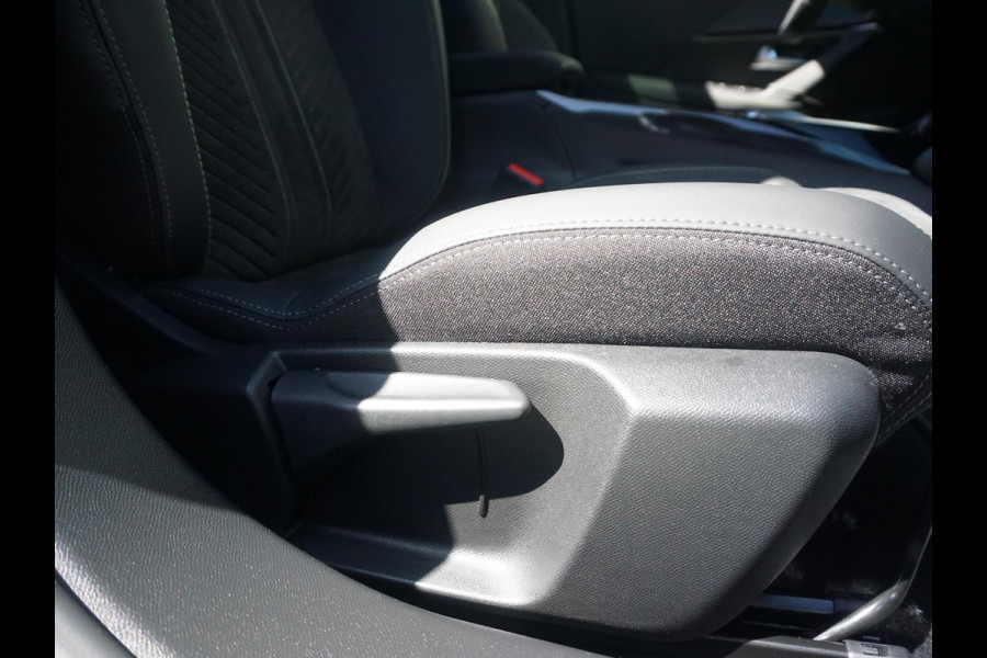 Peugeot e-2008 EV GT 54 kWh