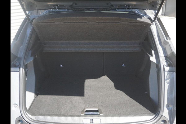 Peugeot e-2008 EV GT 54 kWh