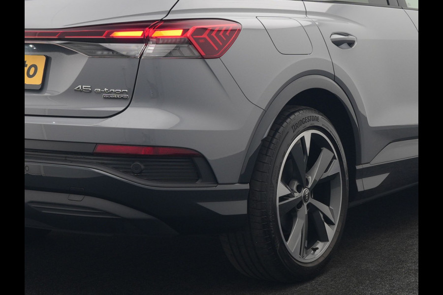 Audi Q4 e-tron 45 Quattro Edition 77 kWh 265pk Dealer O.H. | Panodak | Sonos Audio | Sfeerverlichting | Lederen Sportstoelen Verwarmd | Apple Carplay | Navigatie | DAB | 20"L.M |