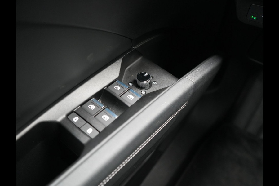 Audi Q4 e-tron 45 Quattro Edition 77 kWh 265pk Dealer O.H. | Panodak | Sonos Audio | Sfeerverlichting | Lederen Sportstoelen Verwarmd | Apple Carplay | Navigatie | DAB | 20"L.M |