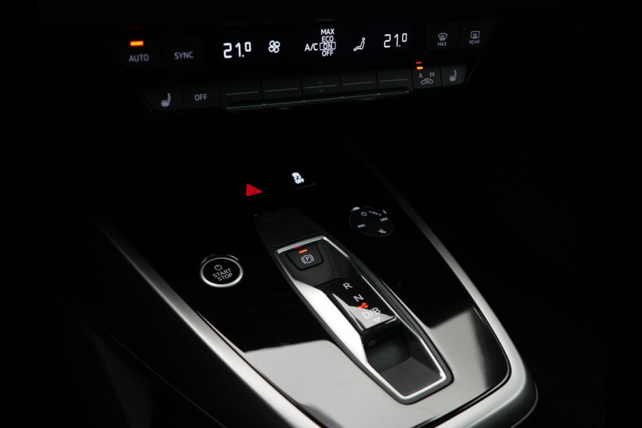 Audi Q4 e-tron 45 Quattro Edition 77 kWh 265pk Dealer O.H. | Panodak | Sonos Audio | Sfeerverlichting | Lederen Sportstoelen Verwarmd | Apple Carplay | Navigatie | DAB | 20"L.M |