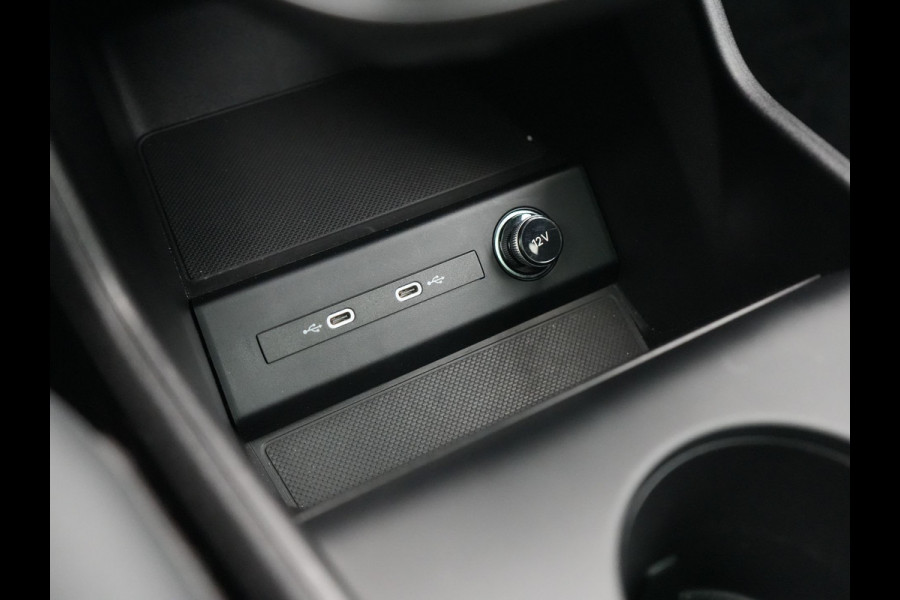 Audi Q4 e-tron 45 Quattro Edition 77 kWh 265pk Dealer O.H. | Panodak | Sonos Audio | Sfeerverlichting | Lederen Sportstoelen Verwarmd | Apple Carplay | Navigatie | DAB | 20"L.M |