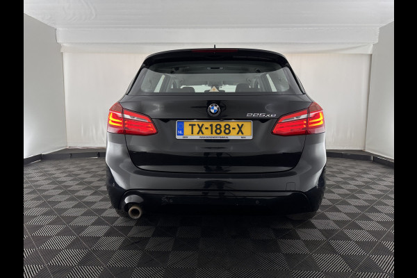 BMW 2 Serie Active Tourer 225xe iPerformance Saphir Edition {SOH-84%} Aut. *LEATHER | HEAD-UP | FULL-LED | HEATED-SPORTSEATS | CAMERA | NAVI-FULLMAP | PRIVACY-GLASS | ECC | PDC | 17''ALU*