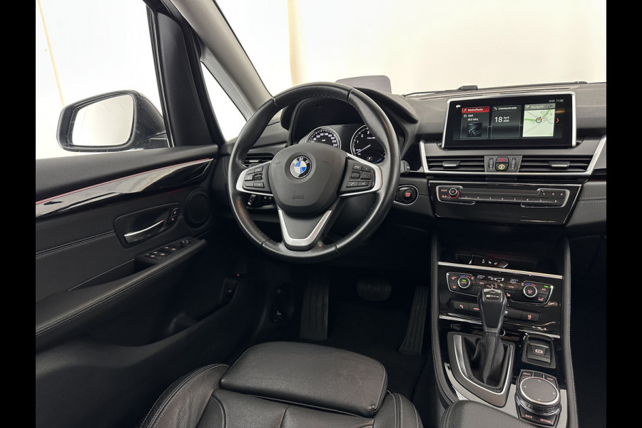BMW 2 Serie Active Tourer 225xe iPerformance Saphir Edition {SOH-84%} Aut. *LEATHER | HEAD-UP | FULL-LED | HEATED-SPORTSEATS | CAMERA | NAVI-FULLMAP | PRIVACY-GLASS | ECC | PDC | 17''ALU*