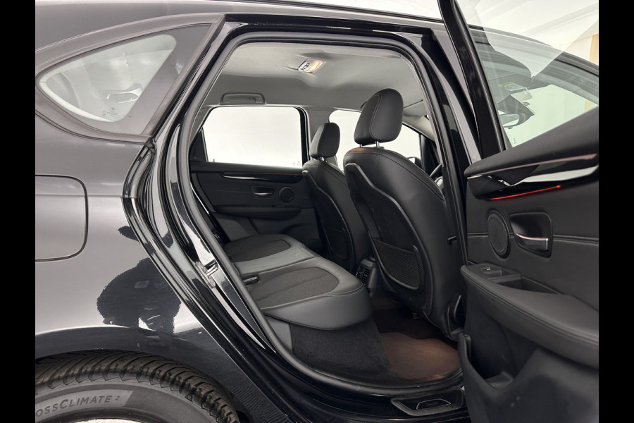 BMW 2 Serie Active Tourer 225xe iPerformance Saphir Edition {SOH-84%} Aut. *LEATHER | HEAD-UP | FULL-LED | HEATED-SPORTSEATS | CAMERA | NAVI-FULLMAP | PRIVACY-GLASS | ECC | PDC | 17''ALU*