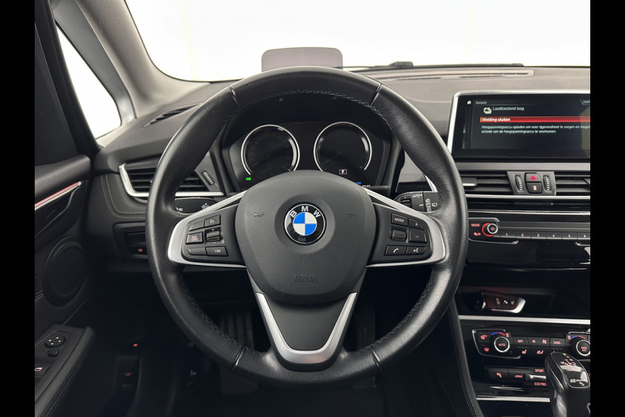 BMW 2 Serie Active Tourer 225xe iPerformance Saphir Edition {SOH-84%} Aut. *LEATHER | HEAD-UP | FULL-LED | HEATED-SPORTSEATS | CAMERA | NAVI-FULLMAP | PRIVACY-GLASS | ECC | PDC | 17''ALU*
