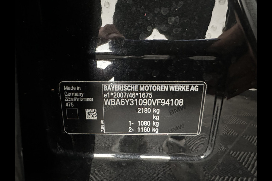 BMW 2 Serie Active Tourer 225xe iPerformance Saphir Edition {SOH-84%} Aut. *LEATHER | HEAD-UP | FULL-LED | HEATED-SPORTSEATS | CAMERA | NAVI-FULLMAP | PRIVACY-GLASS | ECC | PDC | 17''ALU*