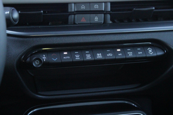 Fiat 600 1.2 Hybrid 110PK AUTOMAAT URBAN | STOEL/VOORRUIT VERWARMING | KEYLESS ENTRY/START | 17" LICHTEMATELN VELGEN | DRAADLOZE TELEFOONLADER | DRAADLOZE APPLE CARPLAY/ANDROID AUTO | NAVIGATIE | DAB+ RADIO | PARKEERSENSOREN VOOR + ACHTER | ACHTERUITRIJ CAMERA | CRUISE CONTROL | LED KOPLAMPEN |