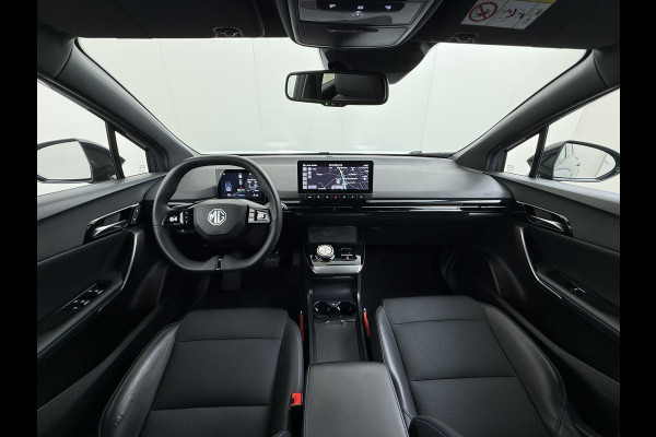 MG Mg4 electric Trophy Extended Range 77kWh Warmtepomp Trekhaak SOH 95% Adap.Cruise Navi 360°Camera Apple Carplay Android Auto Elek.Stoel+Verwar Led Privacy Glas Isofix DAB Bluetooth Dodehoek detector File assistent Rijstrooksensor Wifi 1e Eigenaar Origineel Nederlandse Auto