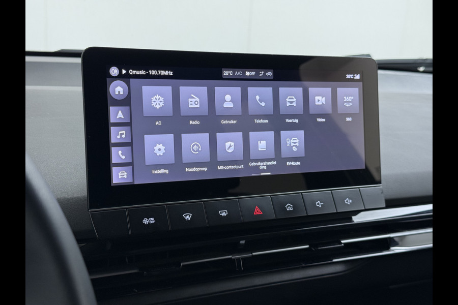 MG Mg4 electric Trophy Extended Range 77kWh Warmtepomp Trekhaak SOH 95% Adap.Cruise Navi 360°Camera Apple Carplay Android Auto Elek.Stoel+Verwar Led Privacy Glas Isofix DAB Bluetooth Dodehoek detector File assistent Rijstrooksensor Wifi 1e Eigenaar Origineel Nederlandse Auto
