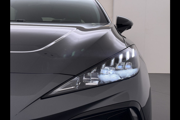 MG Mg4 electric Trophy Extended Range 77kWh Warmtepomp Trekhaak SOH 95% Adap.Cruise Navi 360°Camera Apple Carplay Android Auto Elek.Stoel+Verwar Led Privacy Glas Isofix DAB Bluetooth Dodehoek detector File assistent Rijstrooksensor Wifi 1e Eigenaar Origineel Nederlandse Auto