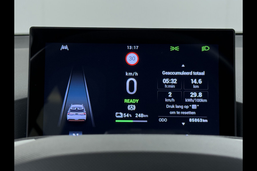 MG Mg4 electric Trophy Extended Range 77kWh Warmtepomp Trekhaak SOH 95% Adap.Cruise Navi 360°Camera Apple Carplay Android Auto Elek.Stoel+Verwar Led Privacy Glas Isofix DAB Bluetooth Dodehoek detector File assistent Rijstrooksensor Wifi 1e Eigenaar Origineel Nederlandse Auto