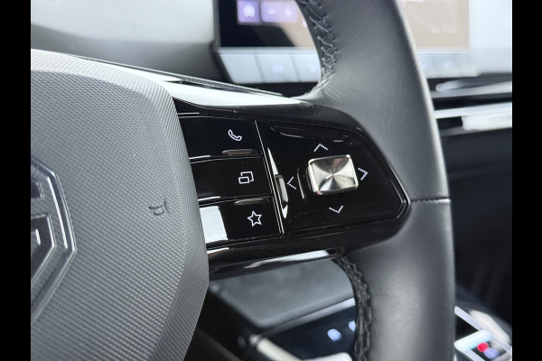 MG Mg4 electric Trophy Extended Range 77kWh Warmtepomp Trekhaak SOH 95% Adap.Cruise Navi 360°Camera Apple Carplay Android Auto Elek.Stoel+Verwar Led Privacy Glas Isofix DAB Bluetooth Dodehoek detector File assistent Rijstrooksensor Wifi 1e Eigenaar Origineel Nederlandse Auto