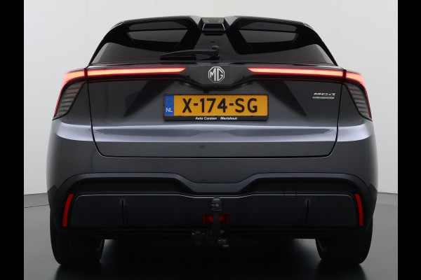 MG Mg4 electric Trophy Extended Range 77kWh Warmtepomp Trekhaak SOH 95% Adap.Cruise Navi 360°Camera Apple Carplay Android Auto Elek.Stoel+Verwar Led Privacy Glas Isofix DAB Bluetooth Dodehoek detector File assistent Rijstrooksensor Wifi 1e Eigenaar Origineel Nederlandse Auto