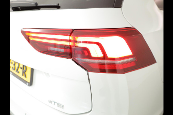 Volkswagen Golf variant 1.5 eTSI R-Line Edition | Black style pakket | Panoramisch schuif-kanteldak | Assistance pakket plus