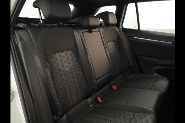 Volkswagen Golf variant 1.5 eTSI R-Line Edition | Black style pakket | Panoramisch schuif-kanteldak | Assistance pakket plus