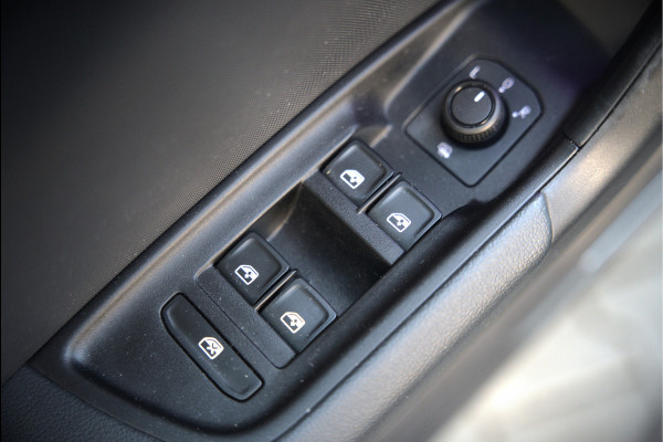 Audi A1 Sportback 35 TFSI S Line edition one S-Line | Bang & Olufsen | Stoelverwarming | Cruise Control | Ambiance Verlichting | Navigatie | Parkeersensoren | Apple Carplay | Climate Control | B&O | LED
