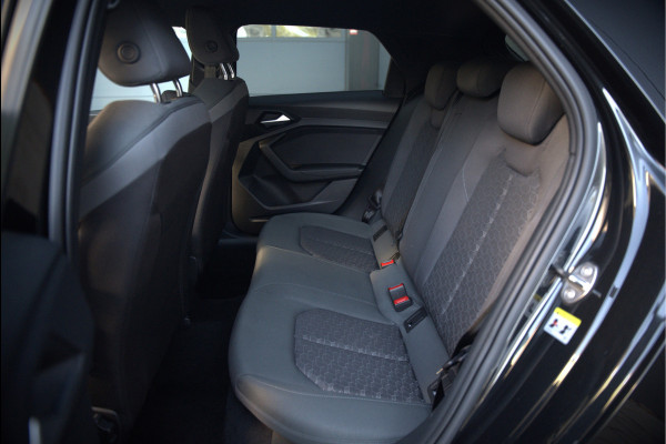 Audi A1 Sportback 35 TFSI S Line edition one S-Line | Bang & Olufsen | Stoelverwarming | Cruise Control | Ambiance Verlichting | Navigatie | Parkeersensoren | Apple Carplay | Climate Control | B&O | LED