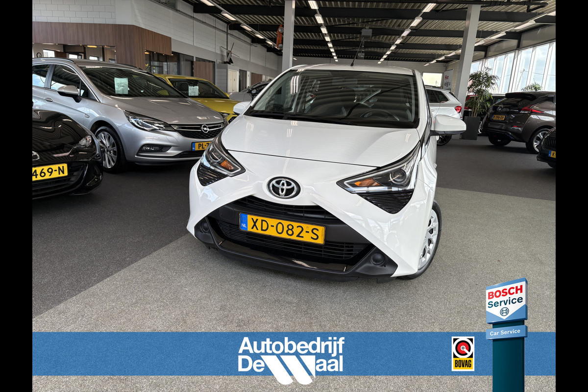 Toyota Aygo 1.0 VVT-i X-Play 5-drs. CAMERA/CARPLAY/LIMITER/AIRCO/MEDIA