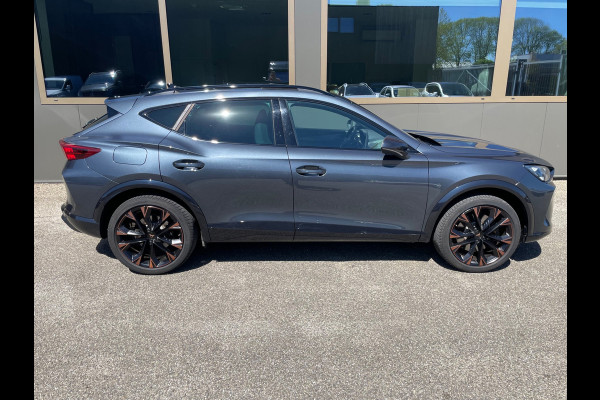 CUPRA Formentor 1.5 TSI e-Hybrid VZ Extreme Panorama 272PK 1ste Eig Dealer Onderhouden Vol in de opties zie adv
