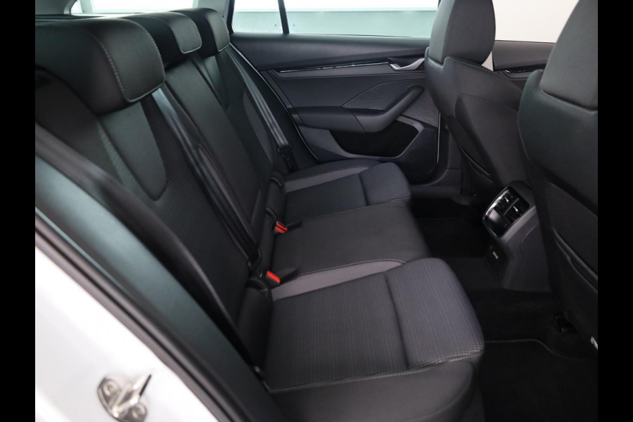 Škoda Octavia Combi 1.5 TSI Business Edition Plus 115PK | Verlengde garantie | Navigatie | 18" LM velgen | Parkeercamera |