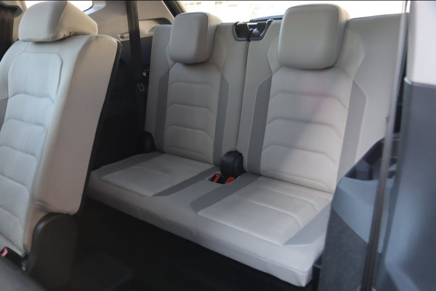 Volkswagen Tiguan Allspace 2.0 TSI 4Motion Highline 7p. / PANODAK / VIRTUAL / ACC / CARPLAY