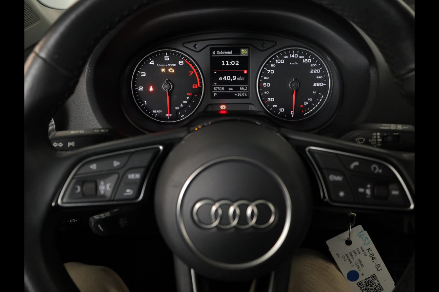 Audi Q2 35 TFSI Business Edition 150pk | Navigatie | 19 inch Lichtmetalen velgen | Parkeersensoren | Cruise controle