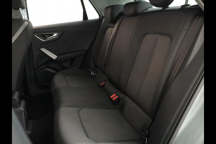 Audi Q2 35 TFSI Business Edition 150pk | Navigatie | 19 inch Lichtmetalen velgen | Parkeersensoren | Cruise controle