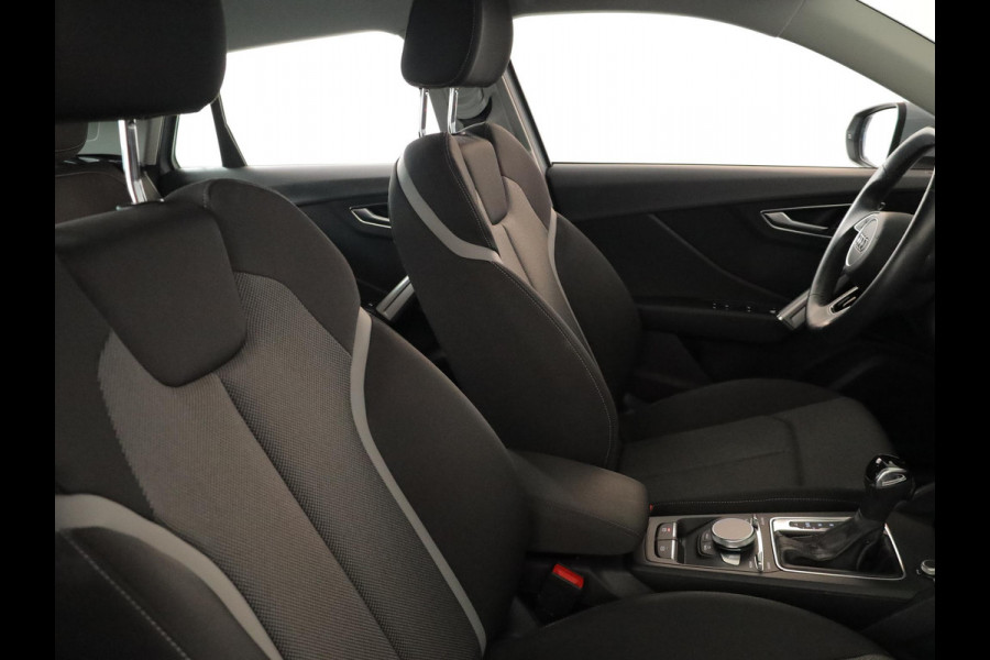 Audi Q2 35 TFSI Business Edition 150pk | Navigatie | 19 inch Lichtmetalen velgen | Parkeersensoren | Cruise controle