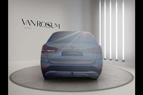 BMW X1 xDrive25e High Executive X-Line Panorama | Leder | Sportstoelen | Led | Park sensors V+A |