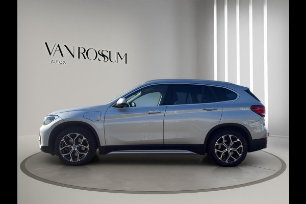 BMW X1 xDrive25e High Executive X-Line Panorama | Leder | Sportstoelen | Led | Park sensors V+A |