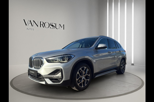 BMW X1 xDrive25e High Executive X-Line Panorama | Leder | Sportstoelen | Led | Park sensors V+A |