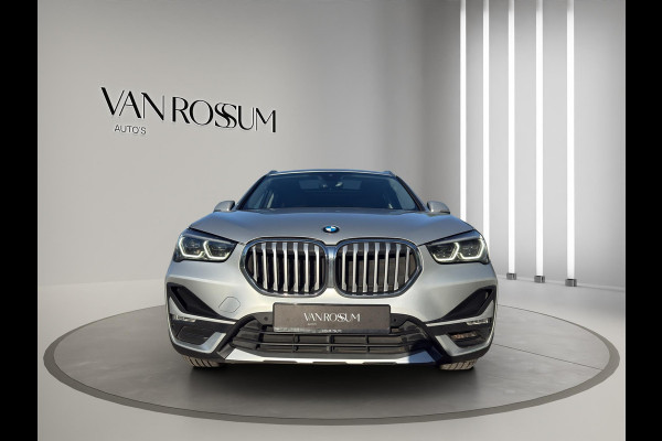 BMW X1 xDrive25e High Executive X-Line Panorama | Leder | Sportstoelen | Led | Park sensors V+A |