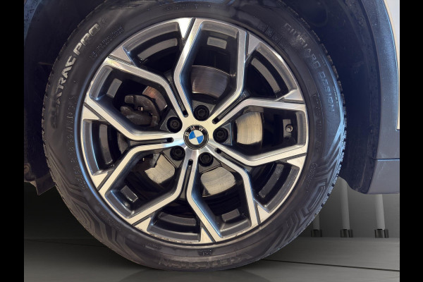 BMW X1 xDrive25e High Executive X-Line Panorama | Leder | Sportstoelen | Led | Park sensors V+A |