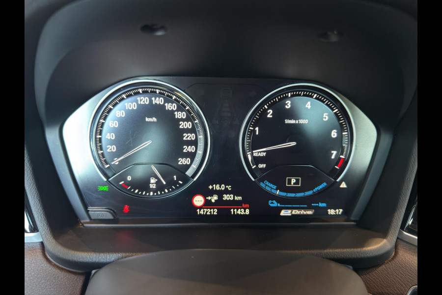 BMW X1 xDrive25e High Executive X-Line Panorama | Leder | Sportstoelen | Led | Park sensors V+A |
