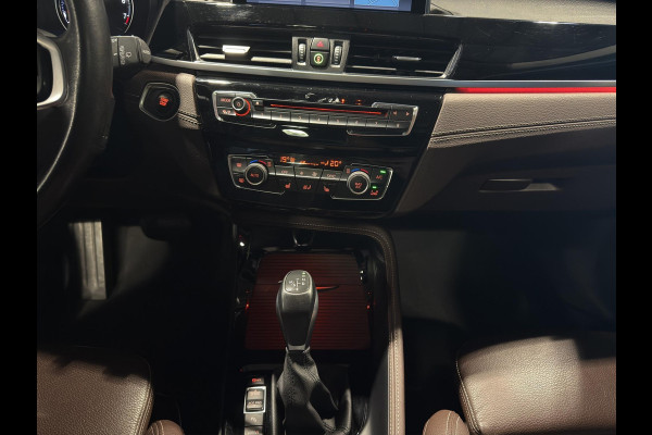 BMW X1 xDrive25e High Executive X-Line Panorama | Leder | Sportstoelen | Led | Park sensors V+A |
