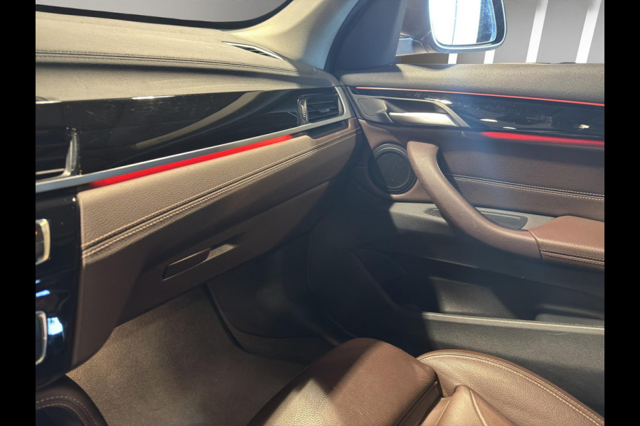 BMW X1 xDrive25e High Executive X-Line Panorama | Leder | Sportstoelen | Led | Park sensors V+A |
