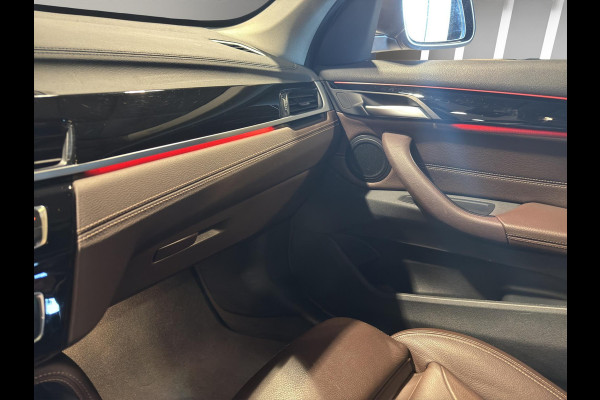 BMW X1 xDrive25e High Executive X-Line Panorama | Leder | Sportstoelen | Led | Park sensors V+A |