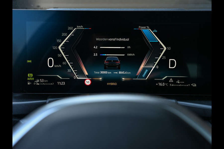 BMW 3 Serie Touring 330e xDrive M sport | Accu 19,5kWh | Trekhaak | Panorama dak  | Active Cruise | Camera  | Ambiance interieur