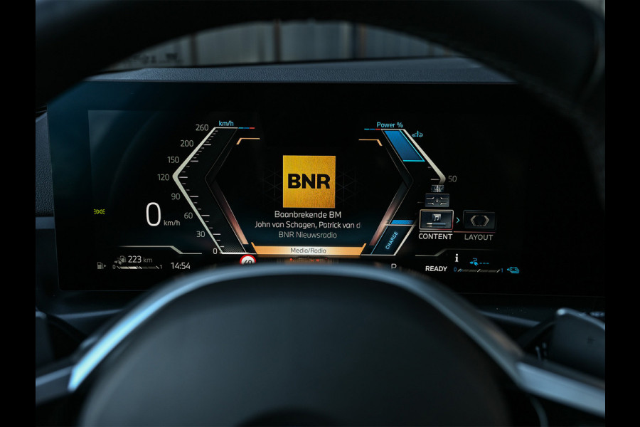BMW 3 Serie Touring 330e xDrive M sport | Accu 19,5kWh | Trekhaak | Panorama dak  | Active Cruise | Camera  | Ambiance interieur