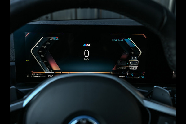 BMW 3 Serie Touring 330e xDrive M sport | Accu 19,5kWh | Trekhaak | Panorama dak  | Active Cruise | Camera  | Ambiance interieur
