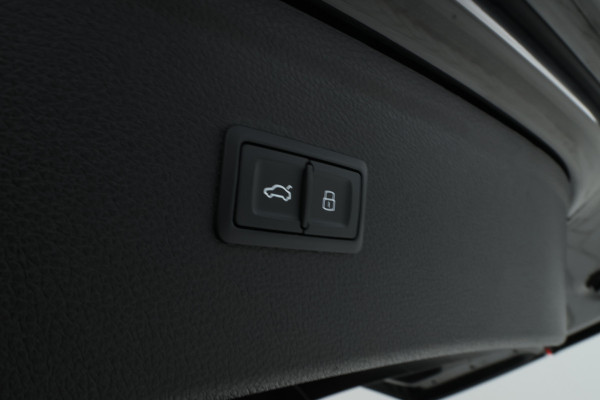 Audi Q5 30 TDI Design Automaat, Virtual, Leer, Trekhaak