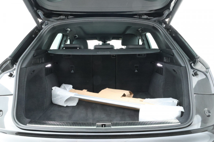 Audi Q5 30 TDI Design Automaat, Virtual, Leer, Trekhaak