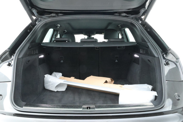 Audi Q5 30 TDI Design Automaat, Virtual, Leer, Trekhaak