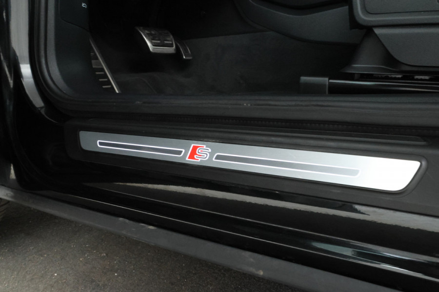 Audi Q5 30 TDI Design Automaat, Virtual, Leer, Trekhaak