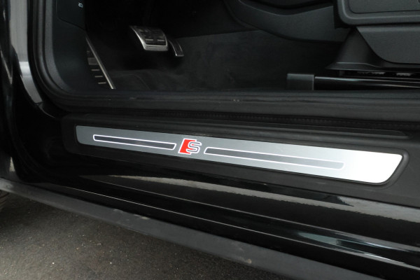Audi Q5 30 TDI Design Automaat, Virtual, Leer, Trekhaak