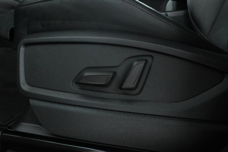 Audi Q5 30 TDI Design Automaat, Virtual, Leer, Trekhaak