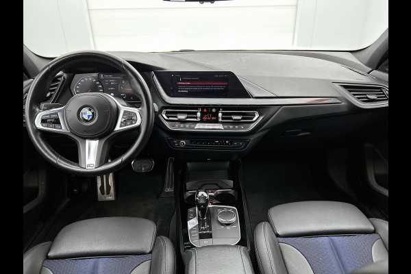 BMW 1-serie 118i Corporate Executive M-sport (Dealer OnderH, NAvi, StoelV, PDC V+A, Led, Cruise Con, Etc)